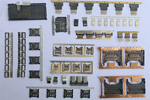 Hoogprecisie verticale high speed injectie gietmachine voor connector