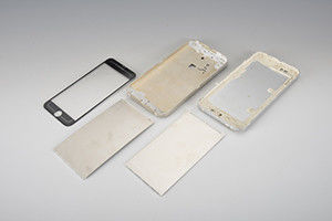 Verticale spuitgietmachine voor mobiele telefoon