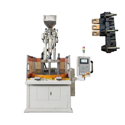 Gemakkelijk te bedienen roterende verticale plastic spuitgietmachine voor het maken van auto-onderdelen