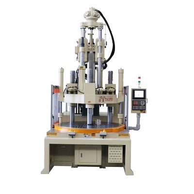 Verticale spuitgietmachine voor het maken van stuurwielen voor motorfietsen
